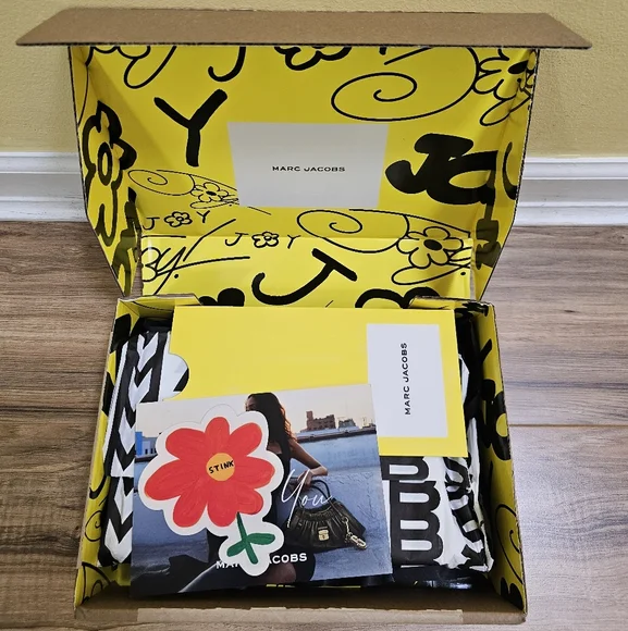 MARC JACOBS HEAVEN GORILLAZ 2001 RAGLAN TEE - Picture 5 of 17